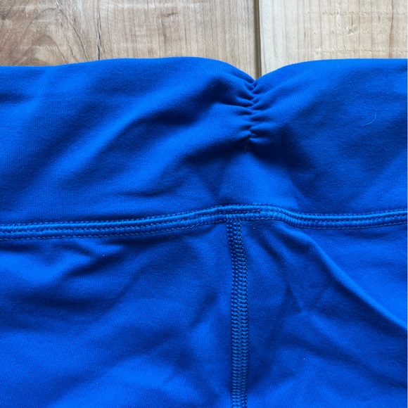 Lululemon Gather and Crow crop - Picture 2 of 7